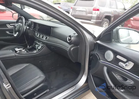 2017 Mercedes-Benz E 300 4Matic из США, поврежденный, VIN WDDZF4KB0HA191202